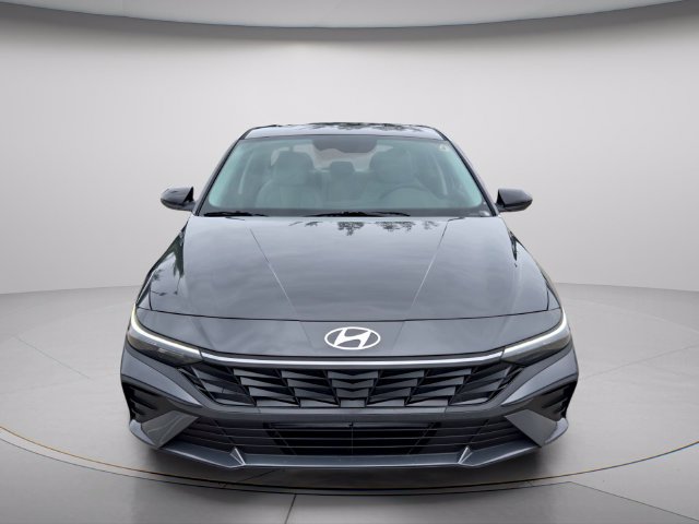 New 2026 Hyundai Elantra SEL Sport FWD image 3