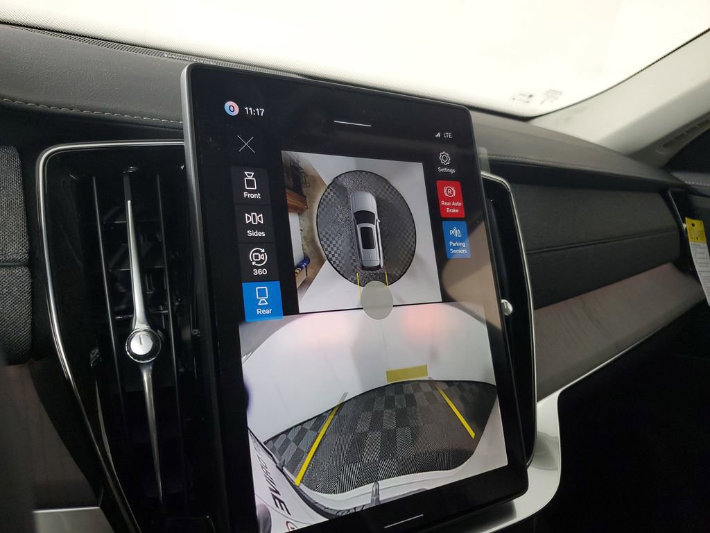 New 2026 Volvo XC90 B6 Ultra w/ Protection Package image 30