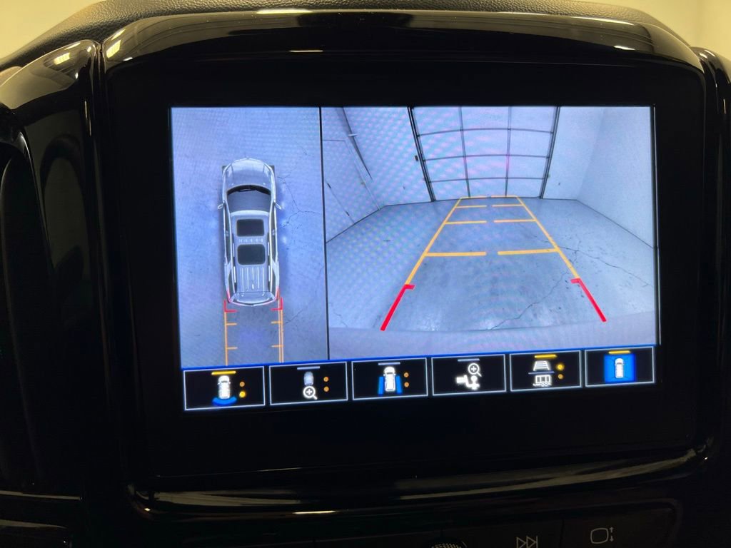 Used 2023 Chevrolet Traverse Premier AWD/4WD image 23