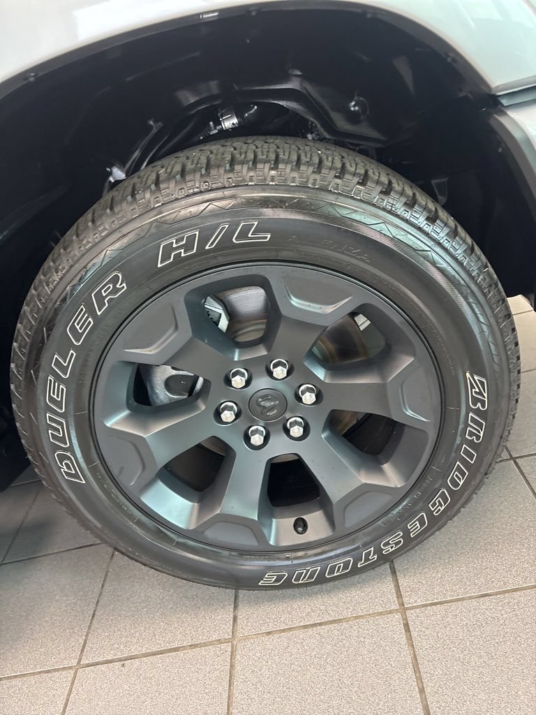 Used 2025 RAM 1500 Big Horn AWD/4WD image 10