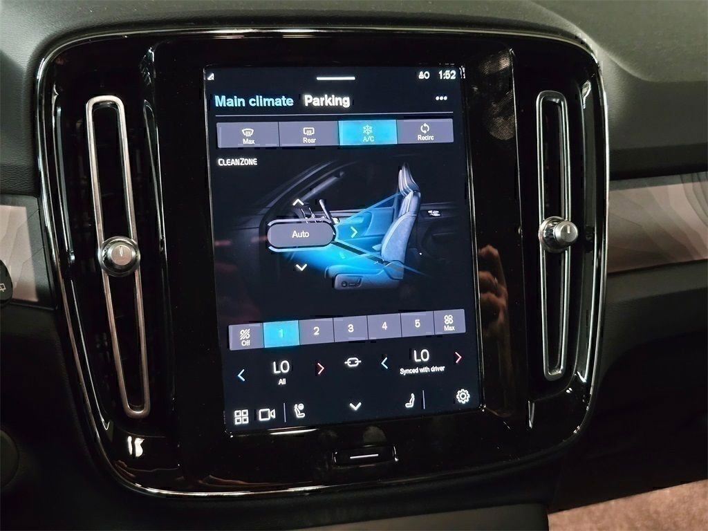 Certified 2024 Volvo XC40 Recharge Core w/ Protection Package Premier image 24