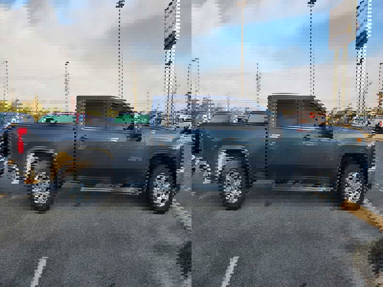 Used 2020 Chevrolet Silverado 2500 LTZ w/ LTZ Premium Package image 2