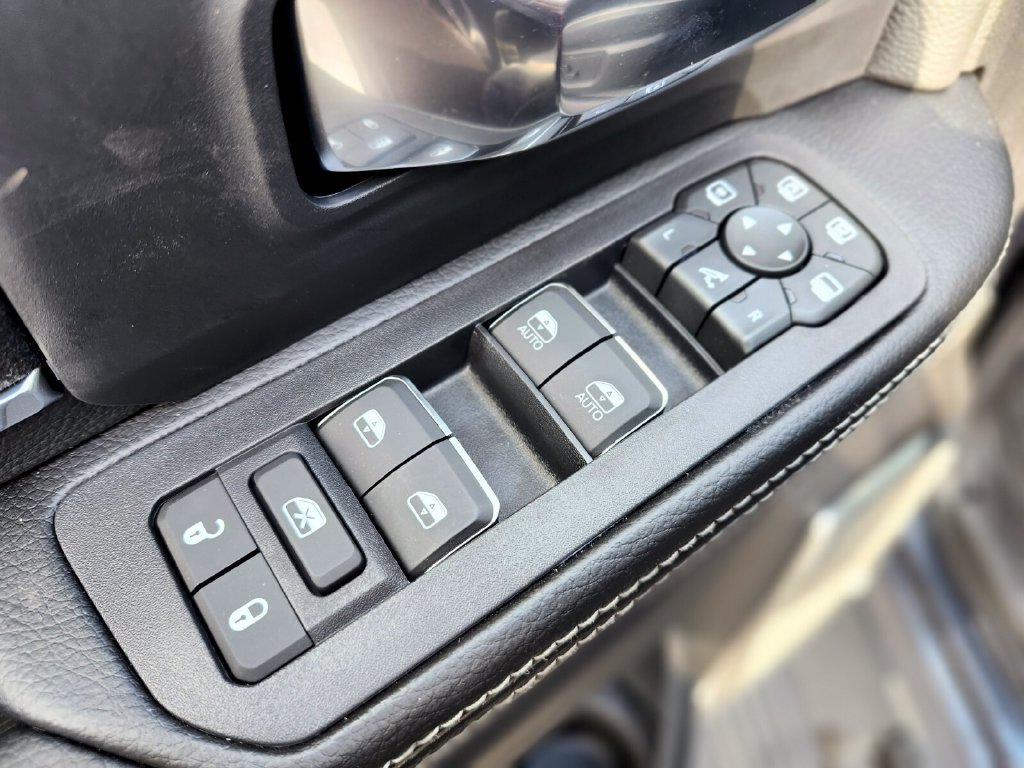 New 2027 RAM 2500 Laramie AWD/4WD image 17