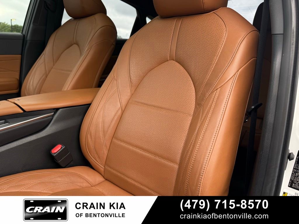 Used 2022 Toyota Avalon Limited w/ Advanced Safety Package FWD image 23