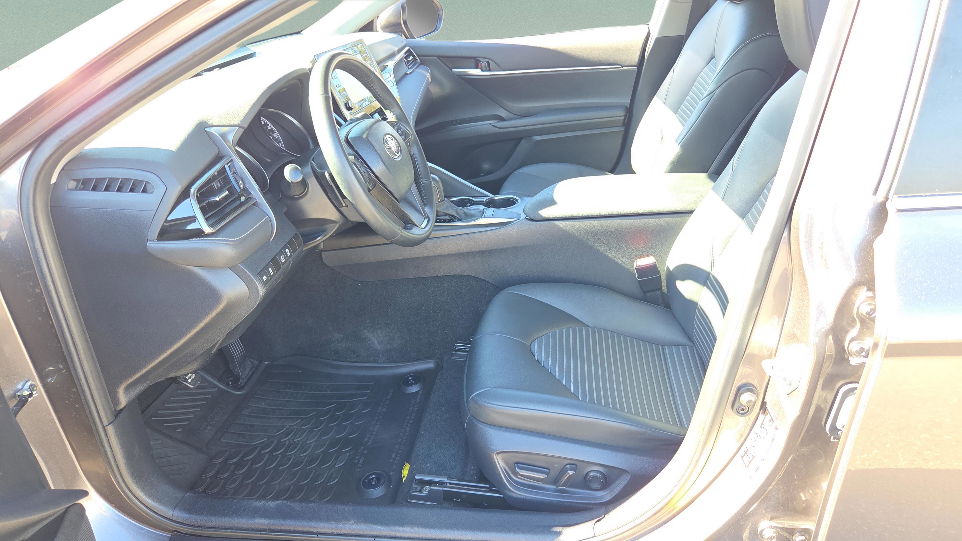 Used 2024 Toyota Camry SE w/ Convenience Package image 11