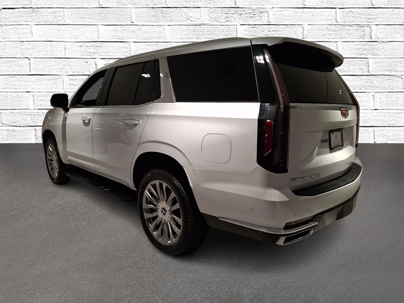 Certified 2023 Cadillac Escalade Premium Luxury AWD/4WD image 4