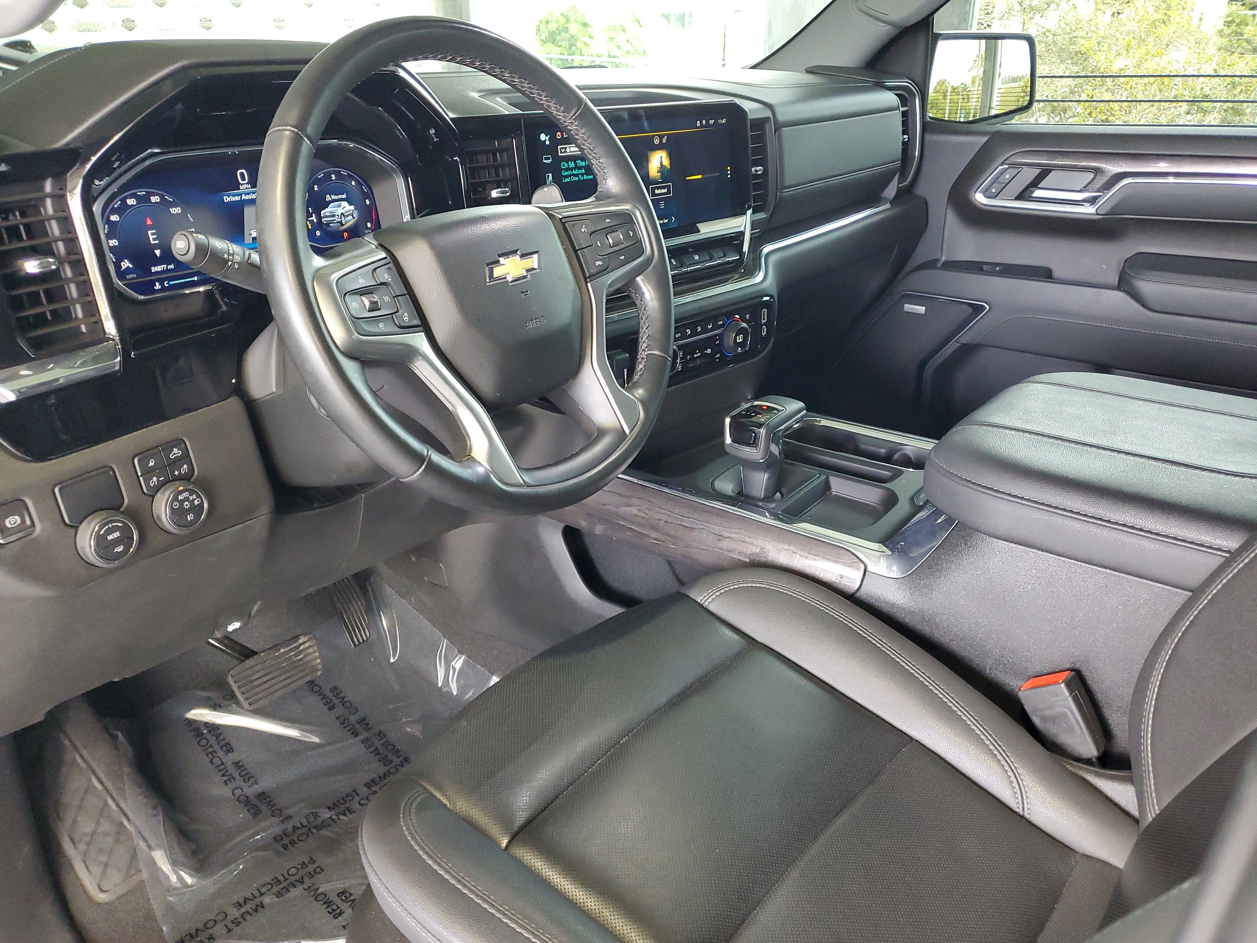 Used 2023 Chevrolet Silverado 1500 LTZ RWD image 17