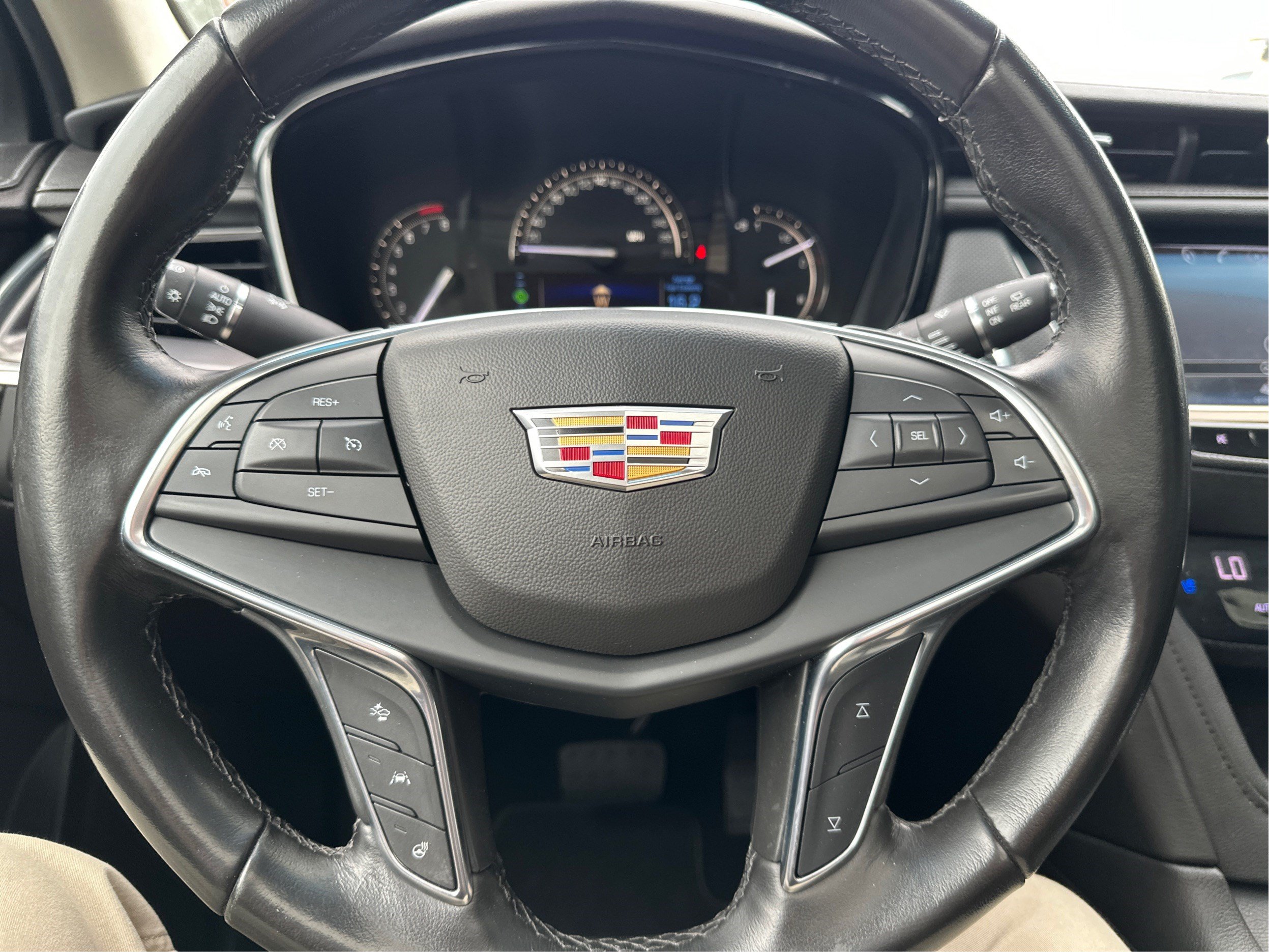 Used 2018 Cadillac XT5 Premium Luxury AWD/4WD image 18