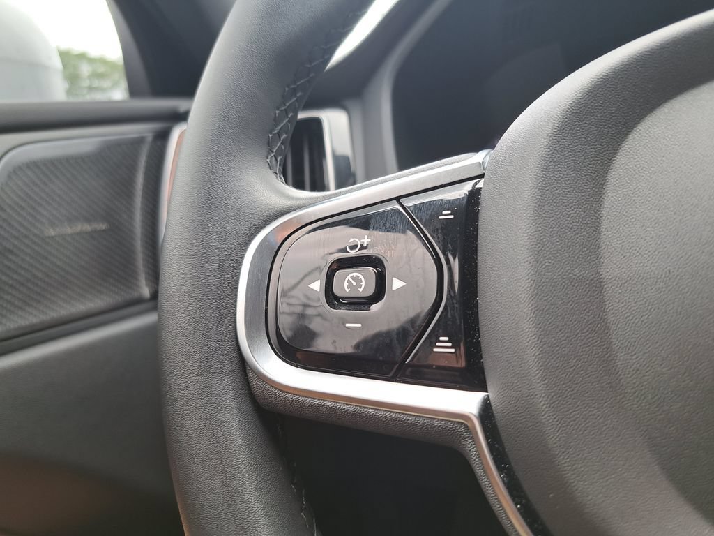 Used 2023 Volvo XC60 B5 Ultimate w/ Protection Package Premier FWD image 19