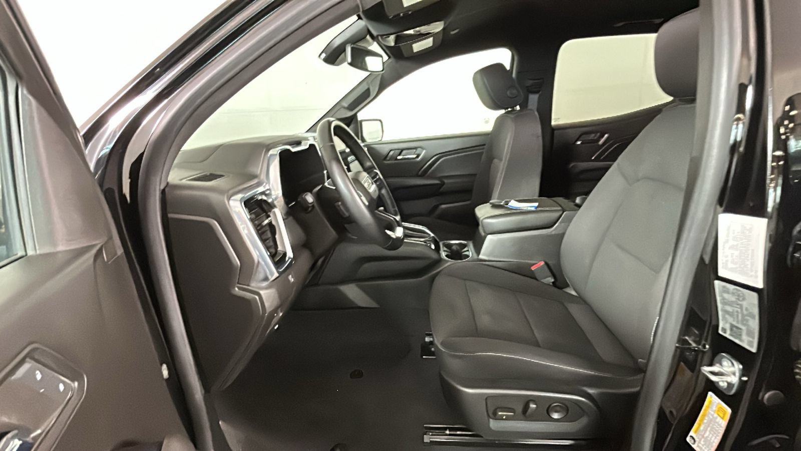 Used 2023 GMC Canyon Elevation w/ Convenience Package AWD/4WD image 13