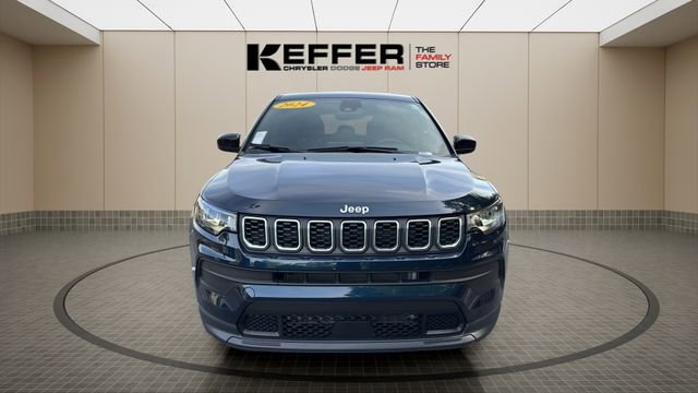 Used 2024 Jeep Compass Sport image 8