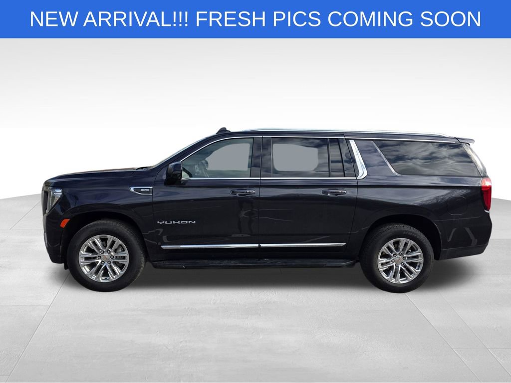 Used 2024 GMC Yukon XL SLT w/ SLT Luxury Package image 3