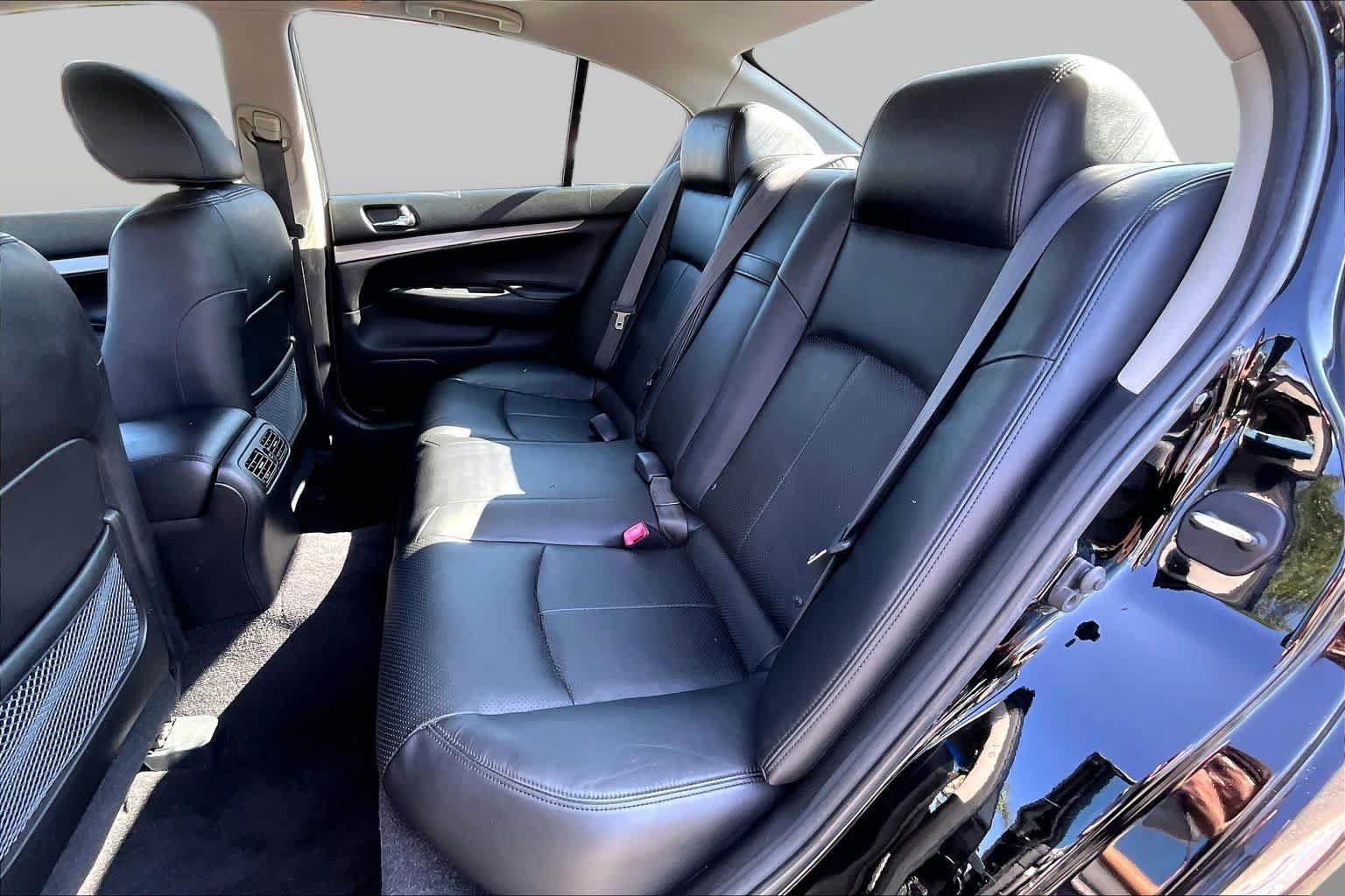 Used 2011 INFINITI G25 Journey w/ Moonroof Pkg RWD image 18