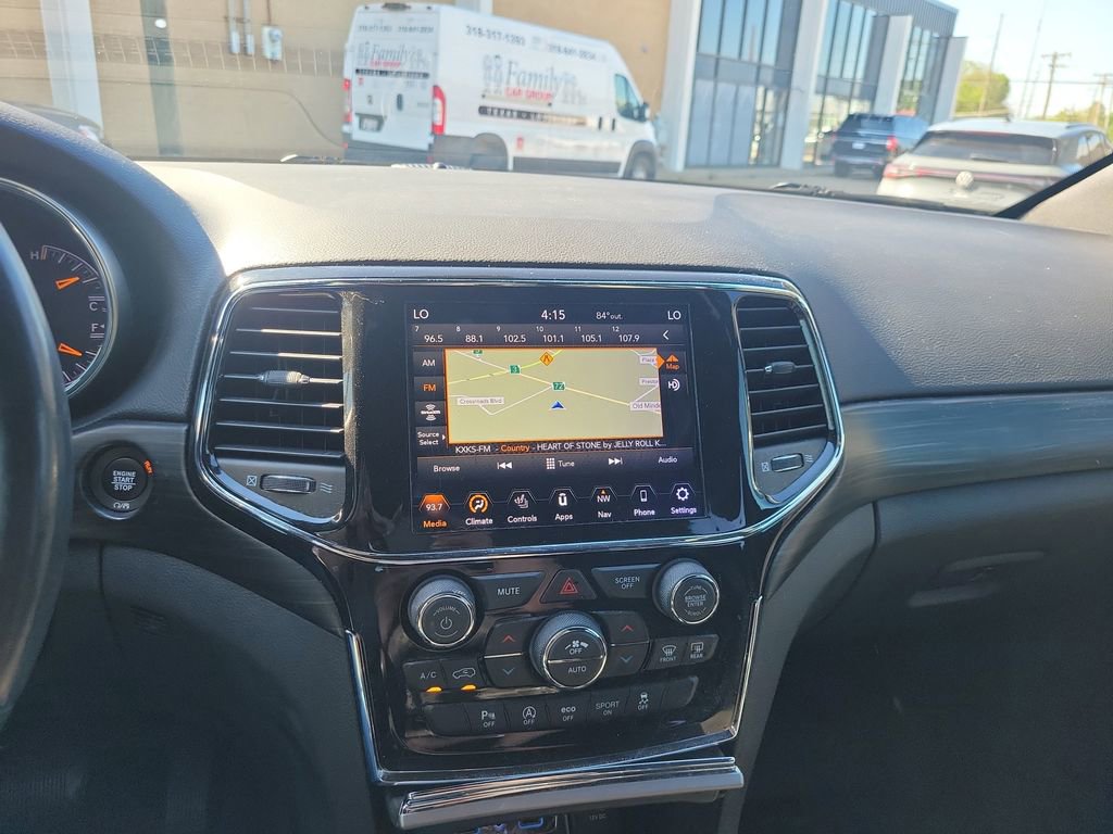 Used 2021 Jeep Grand Cherokee Laredo X image 12