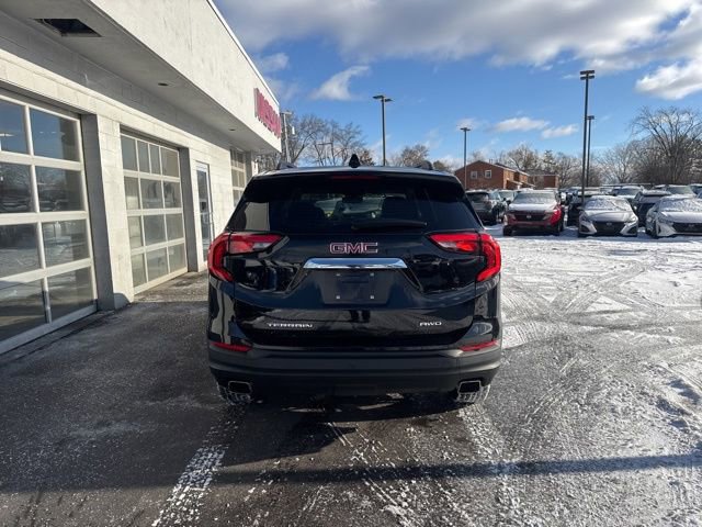 Used 2018 GMC Terrain SLE w/ Driver Convenience Package image 2