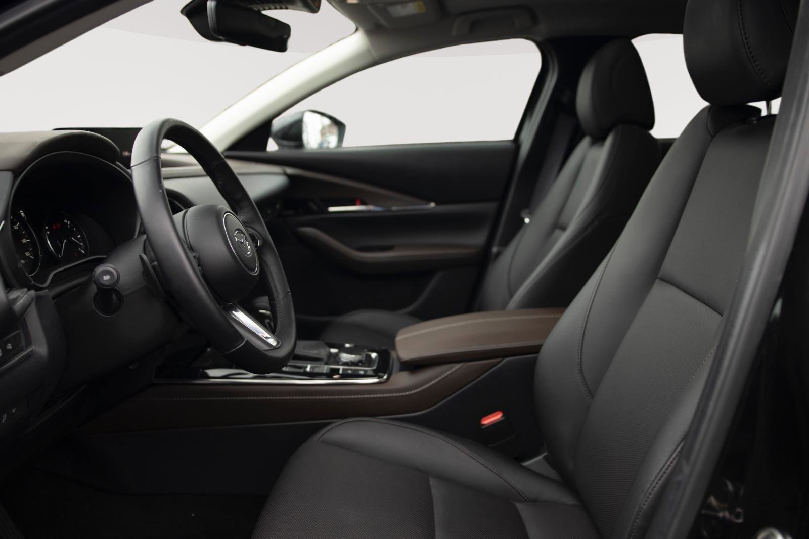 Used 2025 MAZDA CX-30 2.5 Turbo w/ Premium Plus Pkg image 2