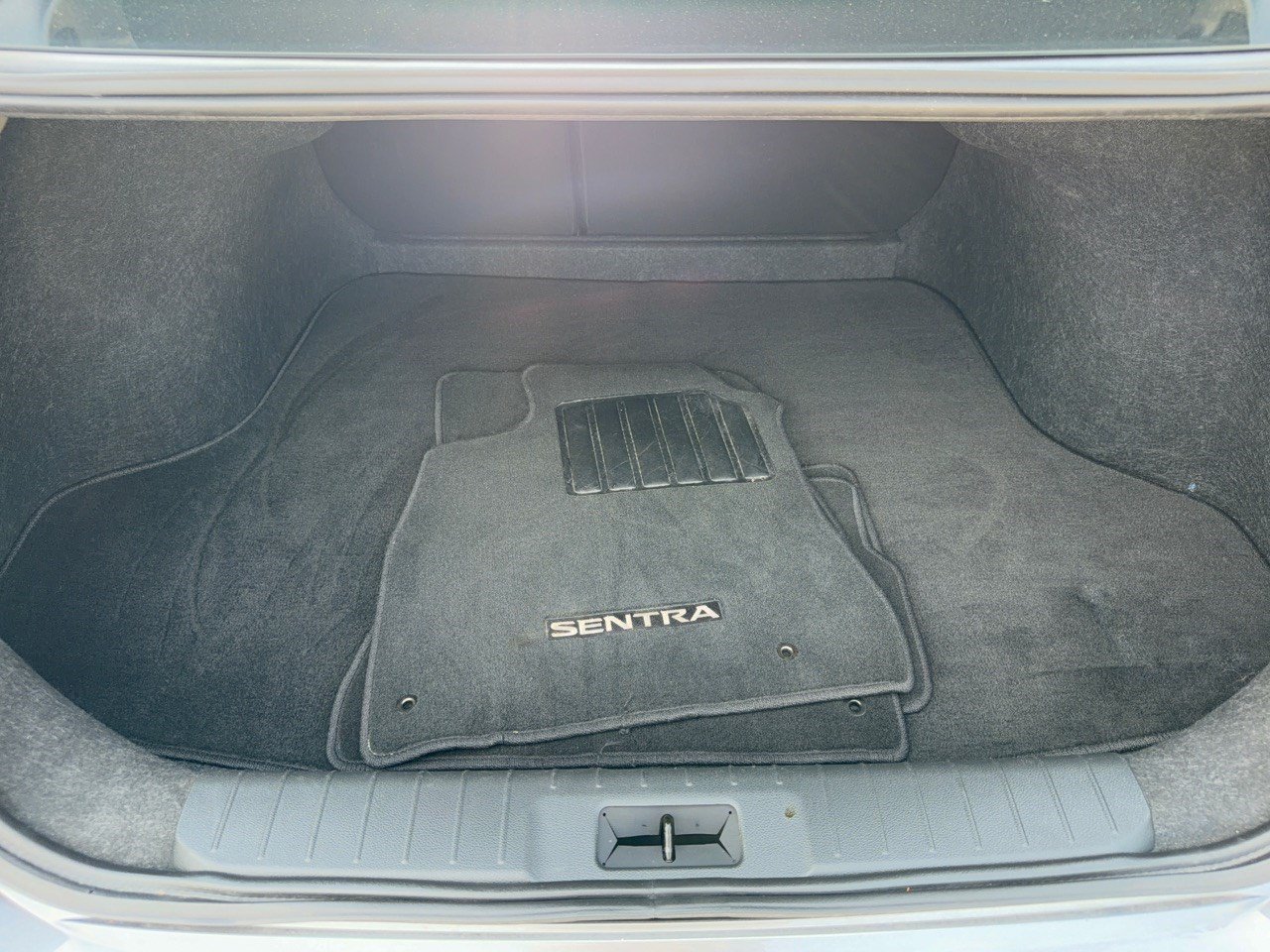 Used 2025 Nissan Sentra SV FWD image 28