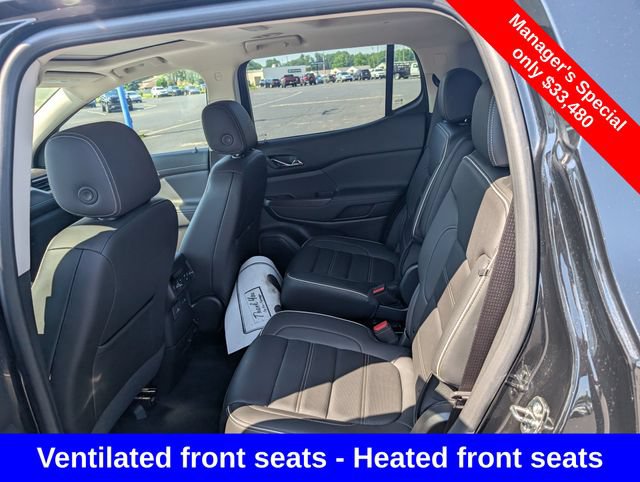 Used 2023 GMC Acadia Denali w/ Denali Ultimate Package AWD/4WD image 9