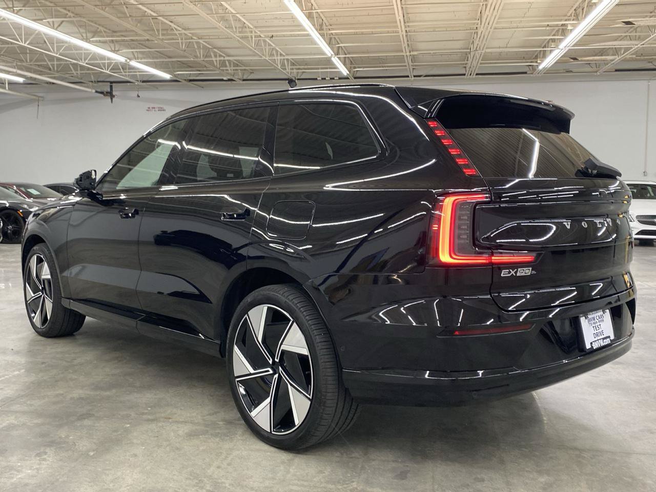 Used 2025 Volvo EX90 Ultra AWD/4WD image 10