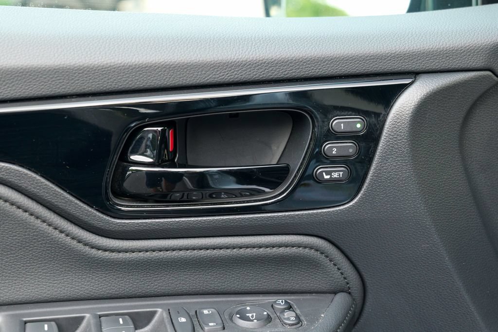 Used 2025 Honda Odyssey Elite image 16