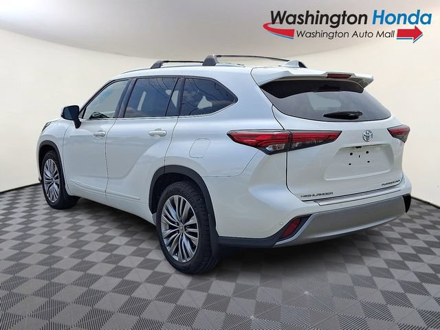 Used 2020 Toyota Highlander Platinum AWD/4WD image 4