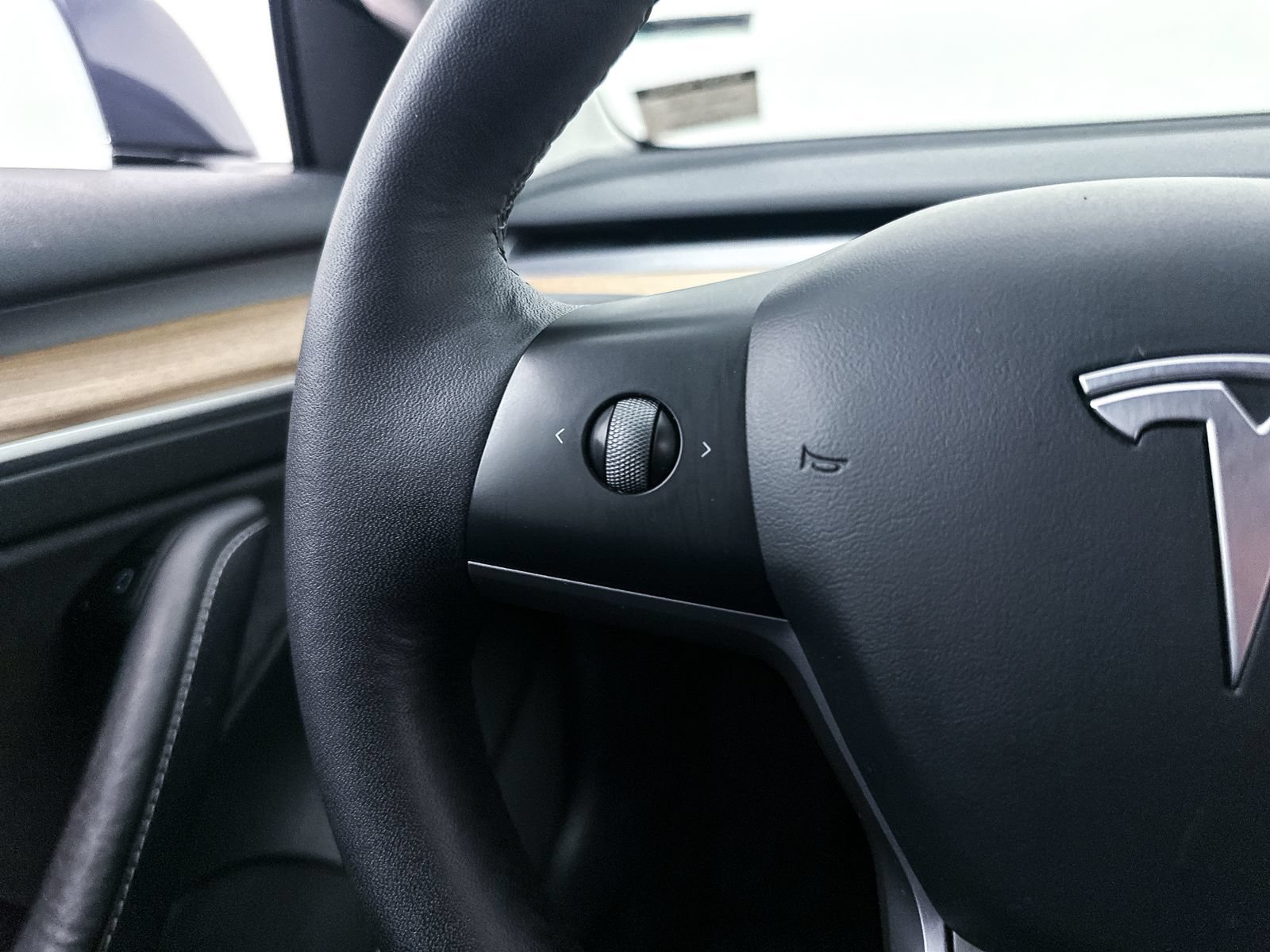 Used 2023 Tesla Model 3 Standard Range RWD image 26