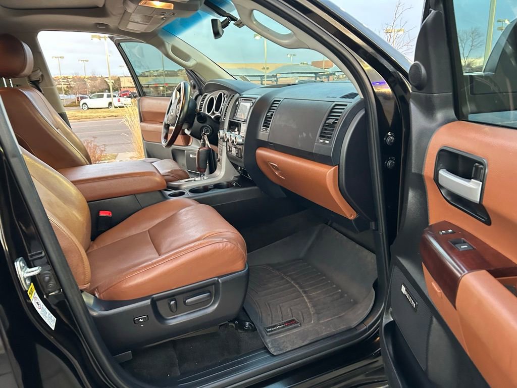 Used 2014 Toyota Sequoia Platinum image 24