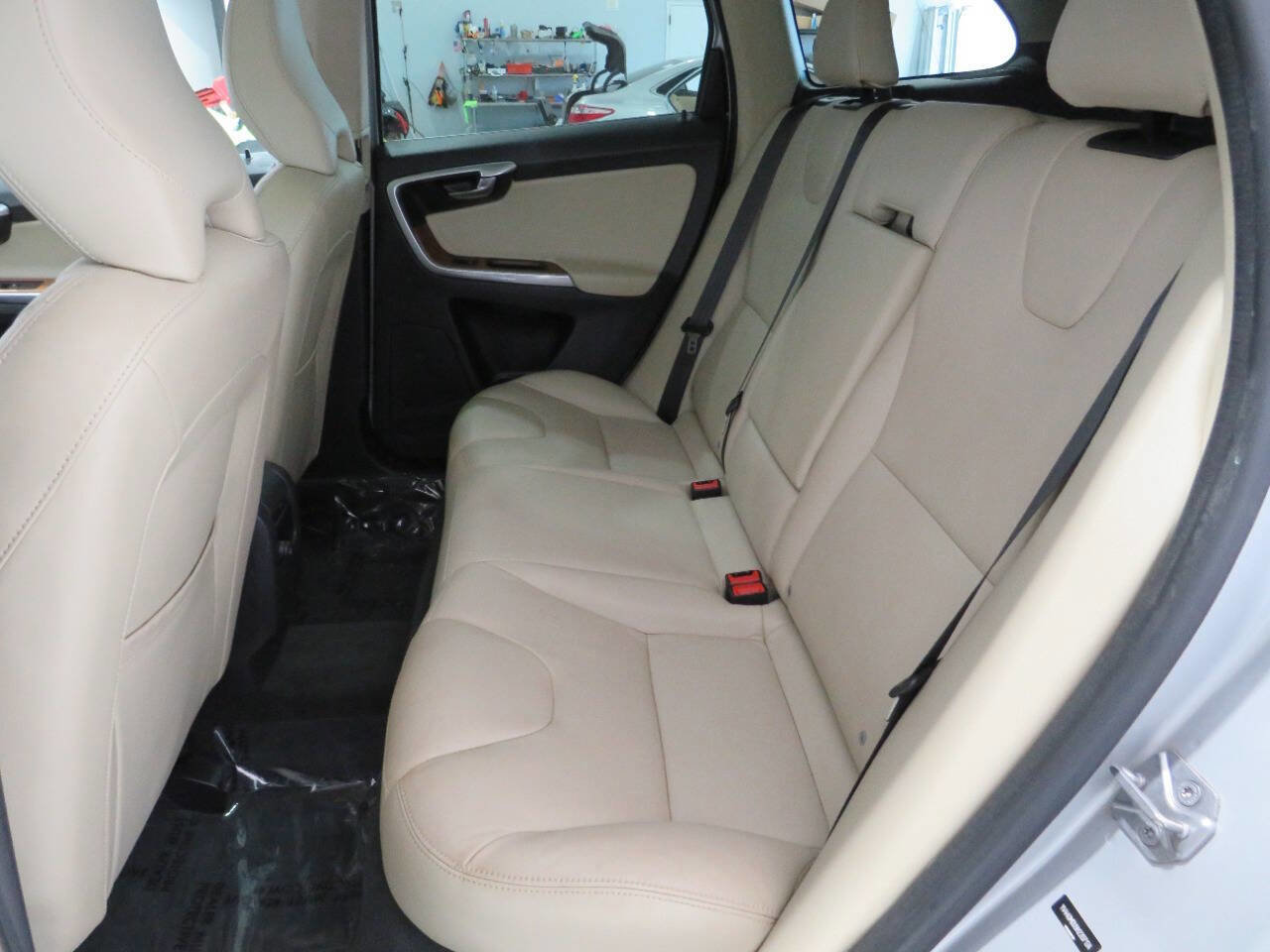 Used 2017 Volvo XC60 T5 Inscription w/ Advanced Package FWD image 12