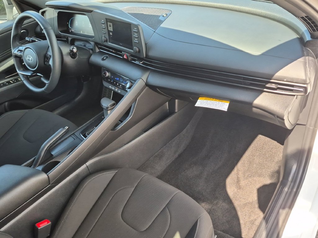 Used 2026 Hyundai Elantra Sport FWD image 25