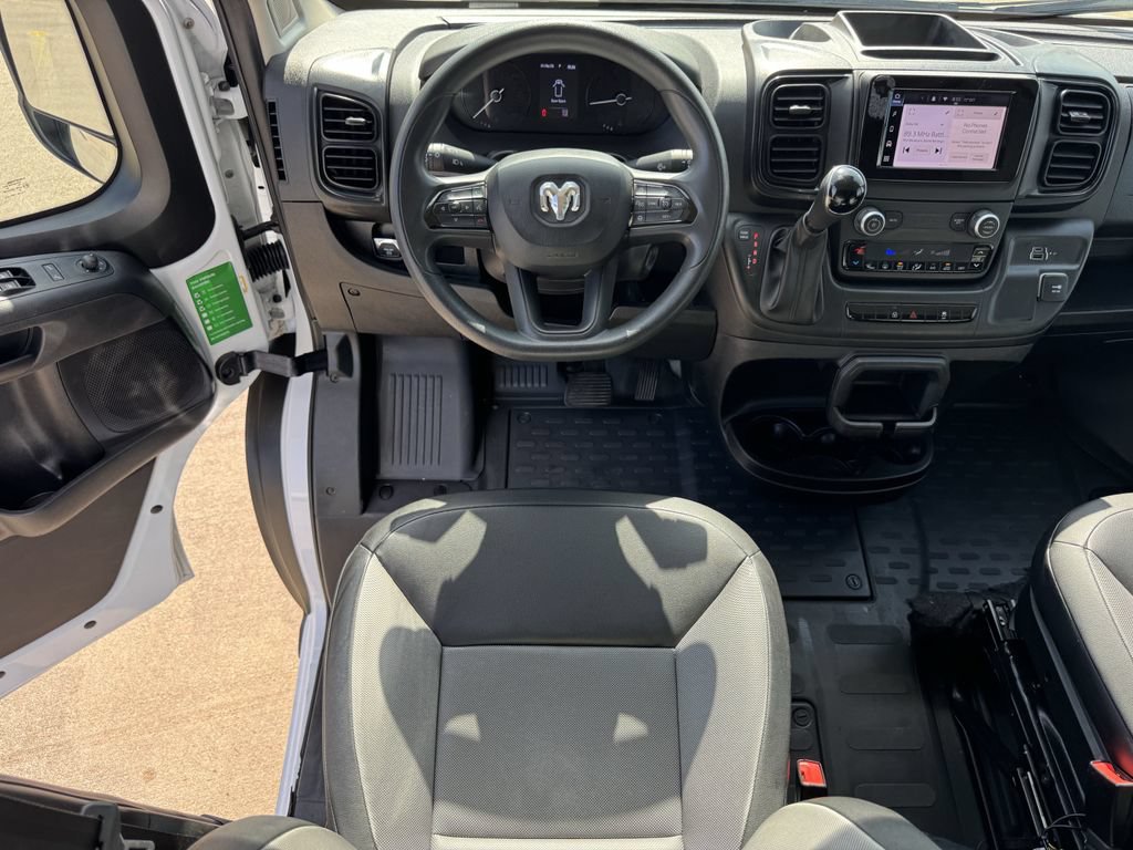 Used 2025 RAM ProMaster 2500 w/ Convenience Group FWD image 10