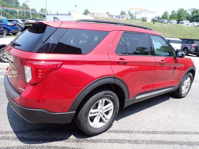 Certified 2024 Ford Explorer XLT w/ Equipment Group 202A AWD/4WD image 8