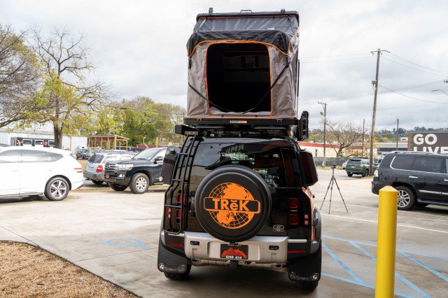 Used 2023 Land Rover Defender 110 S image 16