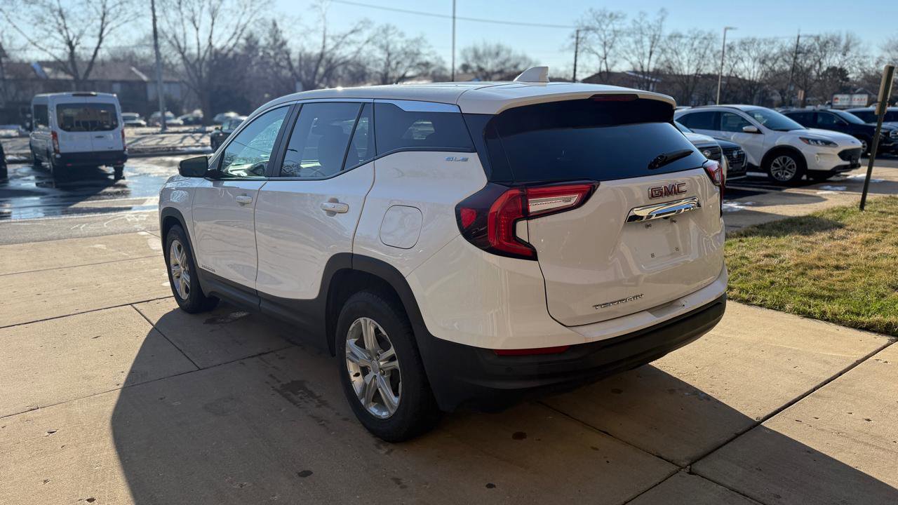 Used 2022 GMC Terrain SLE FWD image 5