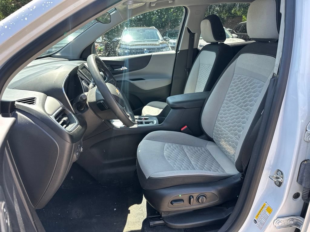 Used 2021 Chevrolet Equinox LS w/ LS Convenience Package FWD image 10