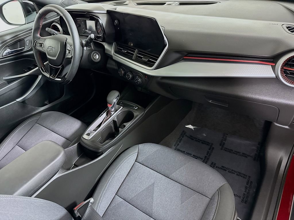 Used 2025 Chevrolet Trax RS w/ Sunroof Package image 31