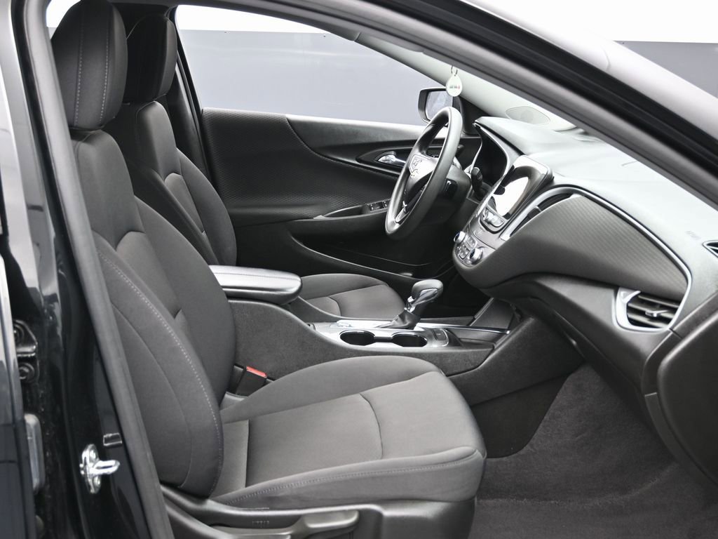 Used 2023 Chevrolet Malibu LT image 34