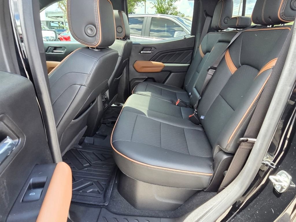 Used 2024 GMC Canyon AT4 w/ AT4 Premium Package AWD/4WD image 8