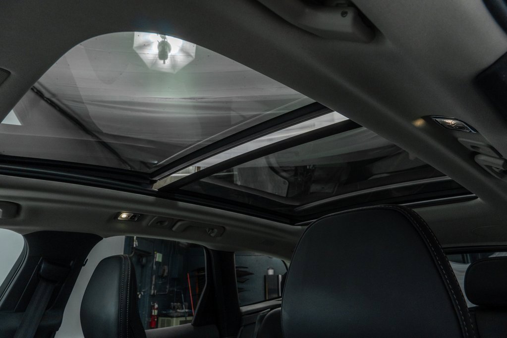 Used 2021 Volvo XC60 T8 Inscription w/ Advanced Package image 27