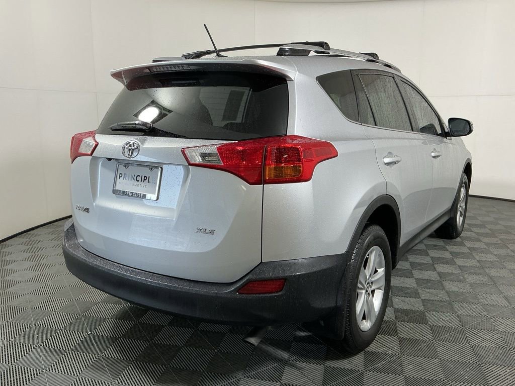 Used 2015 Toyota RAV4 XLE FWD image 5