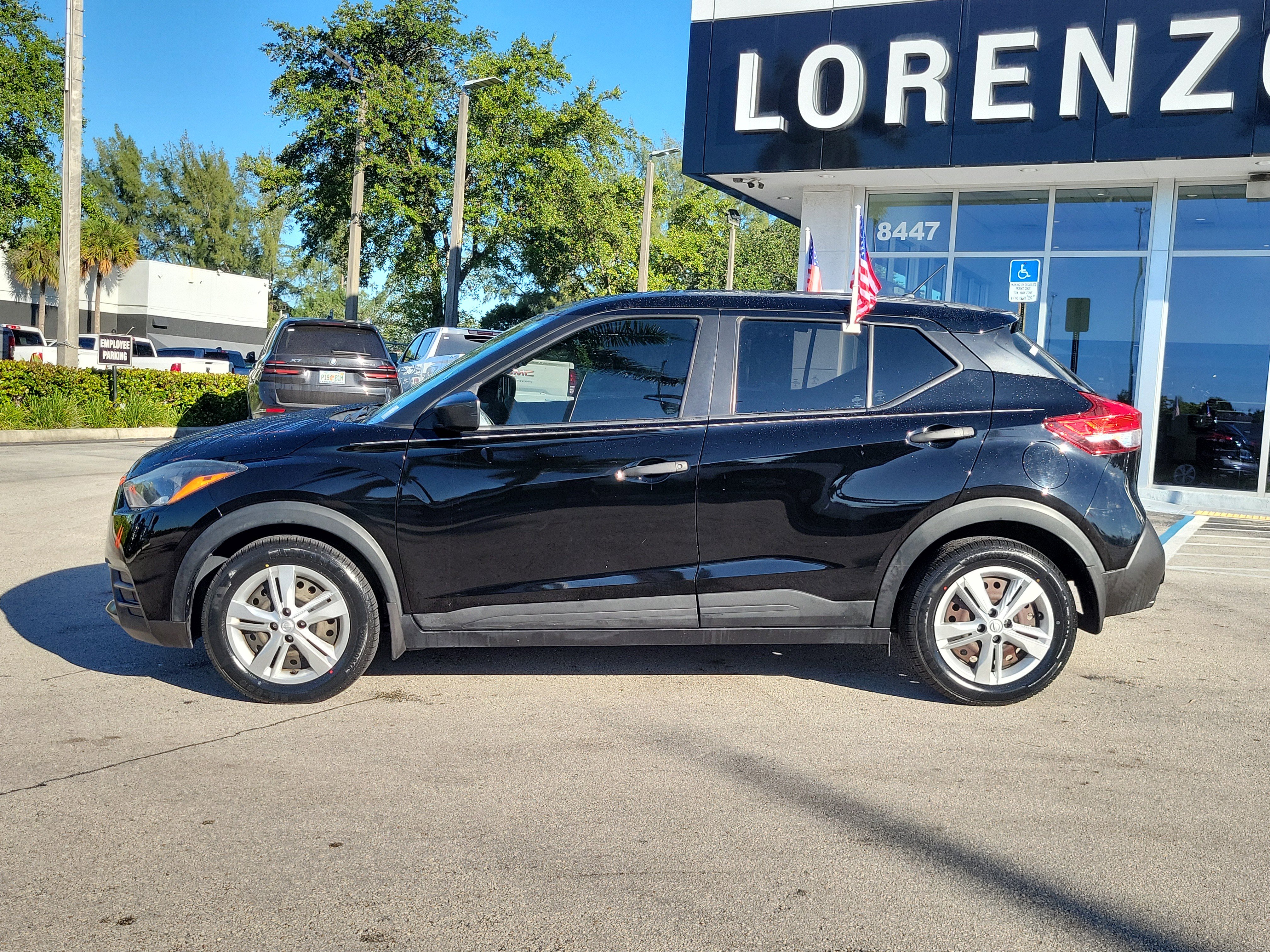 Used 2020 Nissan Kicks S image 8