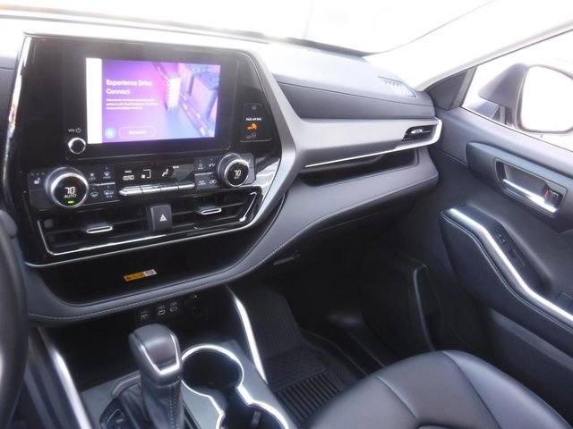 Used 2023 Toyota Highlander XLE image 22