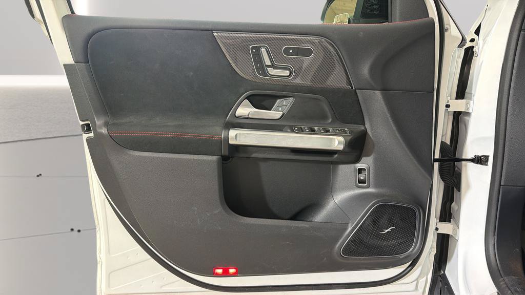 Used 2025 Mercedes-Benz GLB 250 image 20