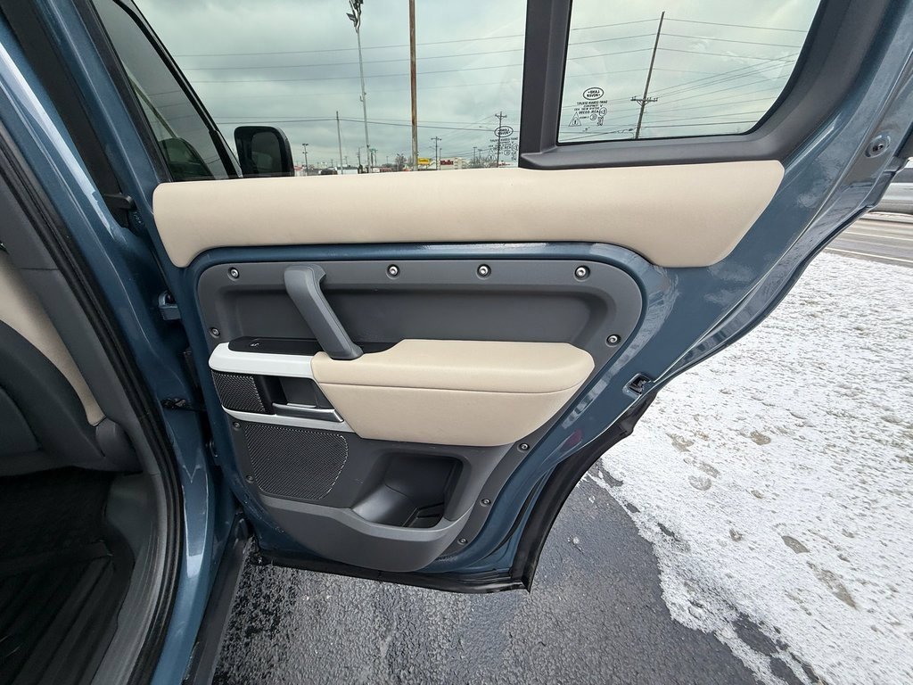 Used 2020 Land Rover Defender 110 HSE image 22