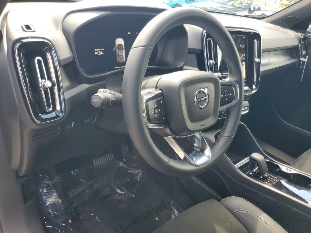 Certified 2022 Volvo C40 P8 Recharge Ultimate AWD/4WD image 17
