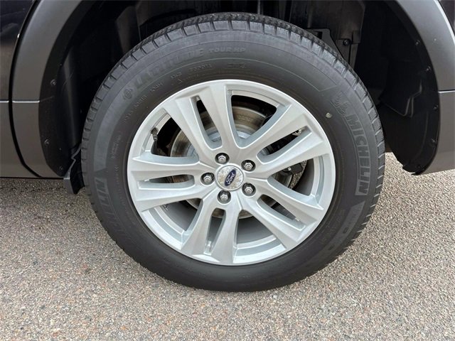 Used 2019 Ford Explorer XLT image 31