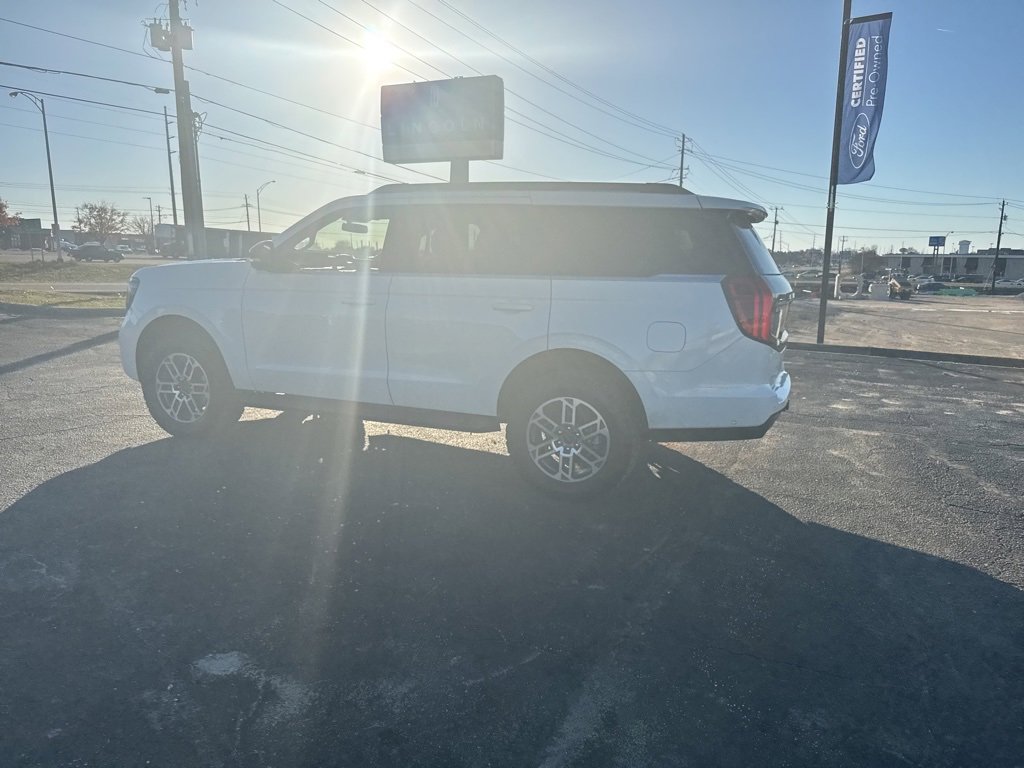 Used 2025 Ford Expedition Active image 12