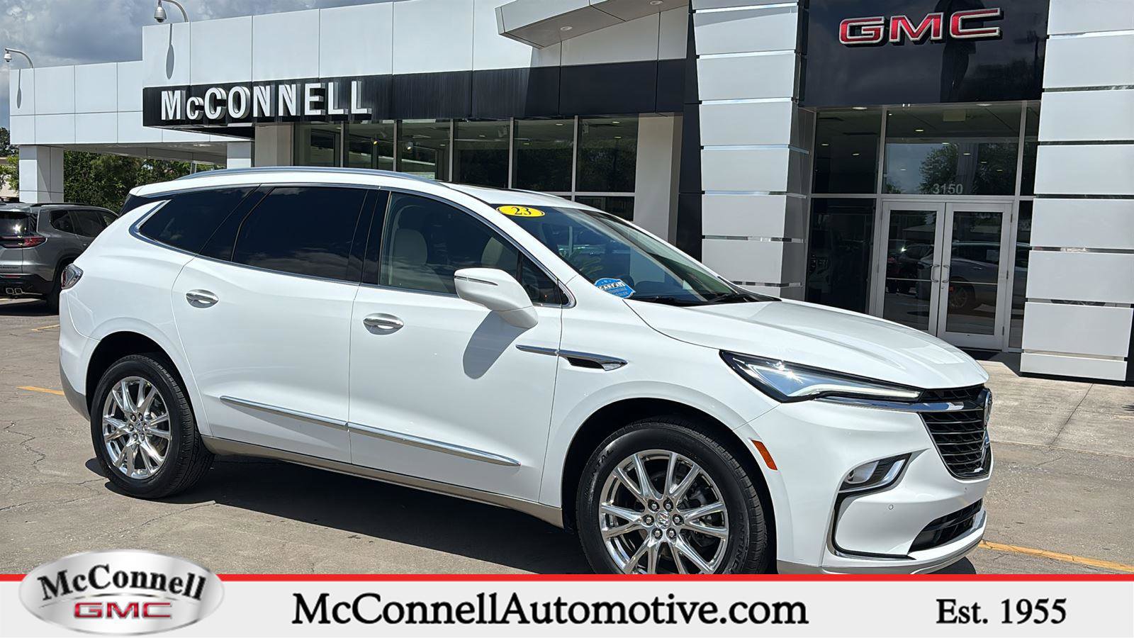 Certified 2023 Buick Enclave Essence w/ Experience Buick Package AWD/4WD image 1