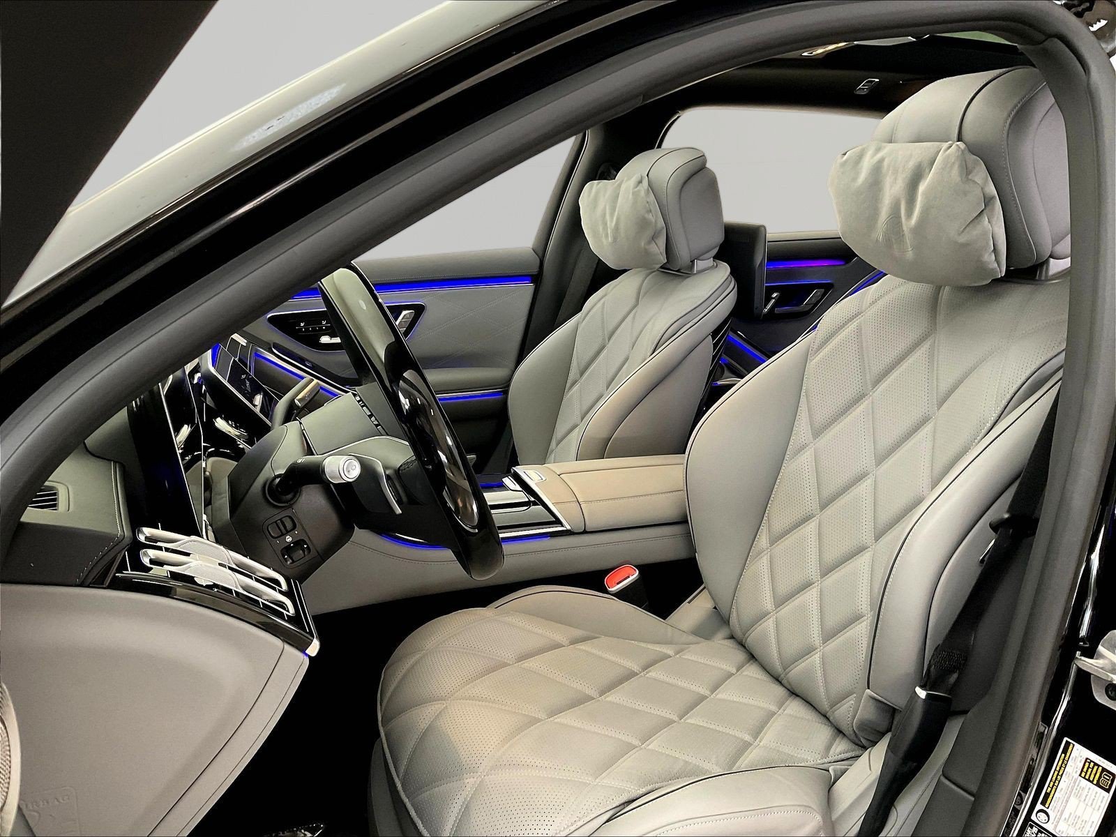 Certified 2026 Mercedes-Benz Maybach S 680 4MATIC image 21