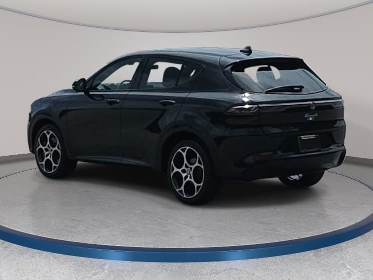 Used 2025 Alfa Romeo Tonale w/ Premium Package AWD/4WD image 7