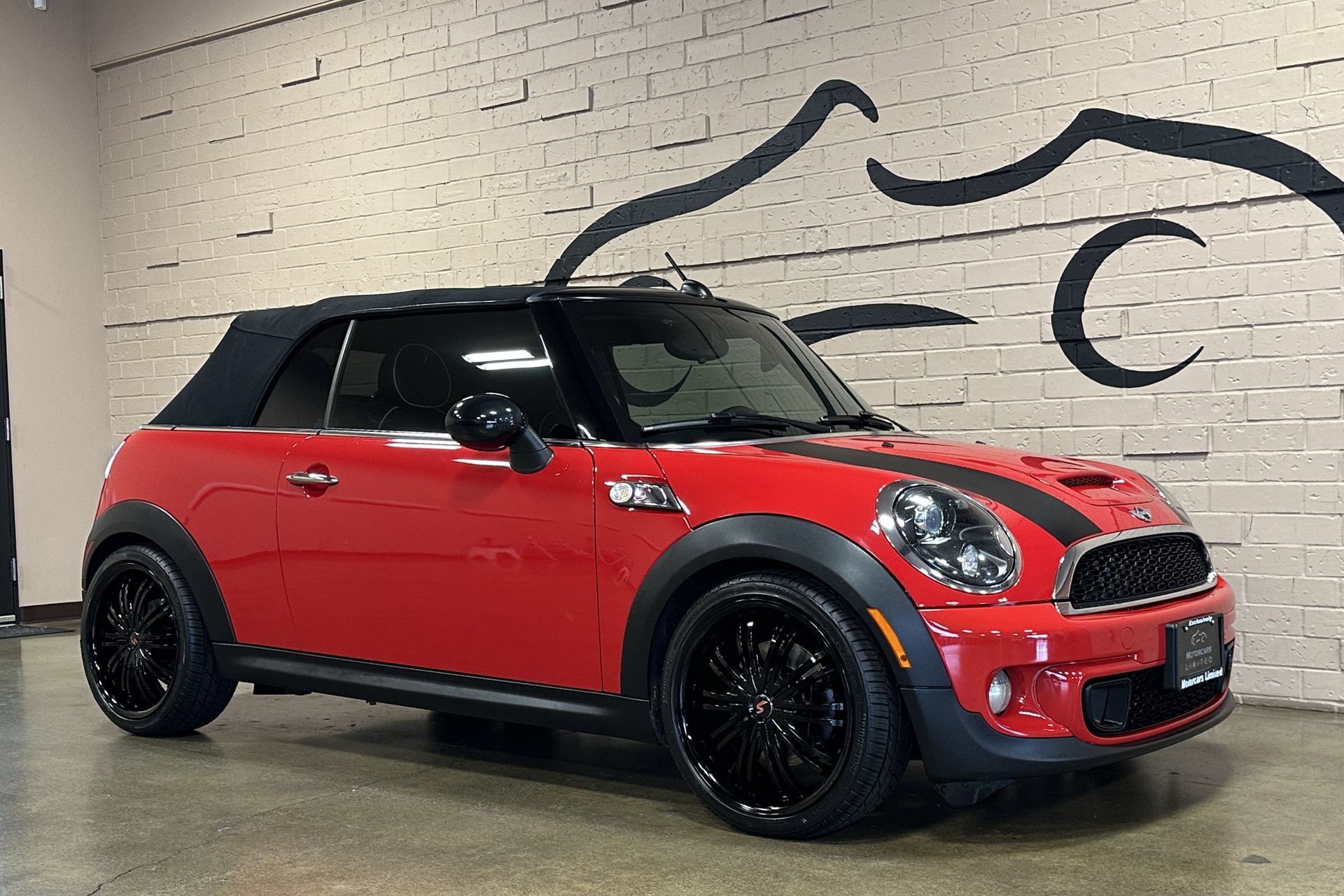 Used 2014 MINI Cooper S FWD image 2